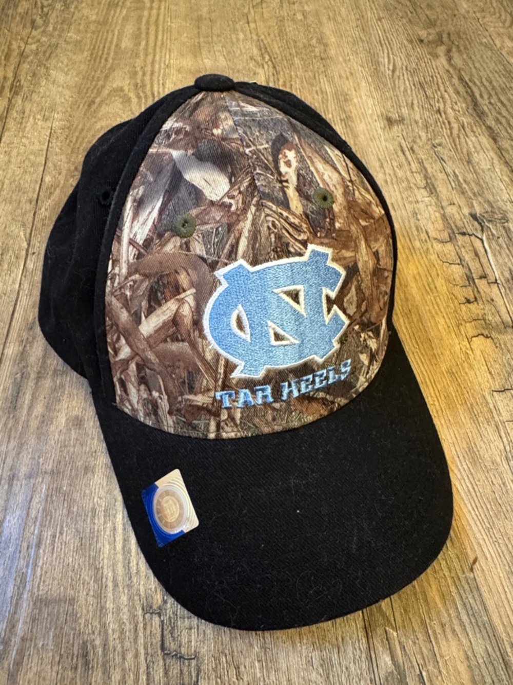 North Carolina Tar Heels Camo Baseball Cap - Light Blue & Black